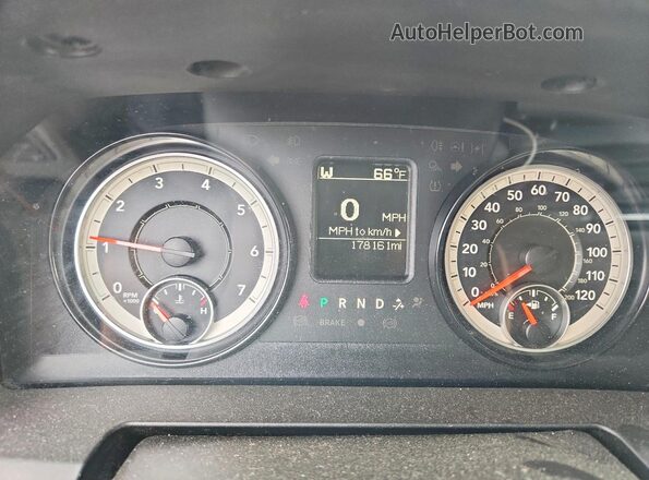 1C6RR7GG6JS306965 2018 RAM 1500 Black Vista del cuadro de instrumentos