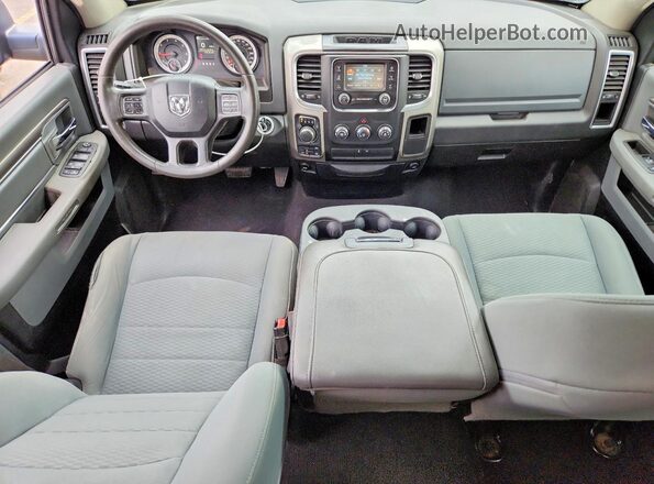 1C6RR7GG6JS306965 2018 RAM 1500 Black Vista del salpicadero