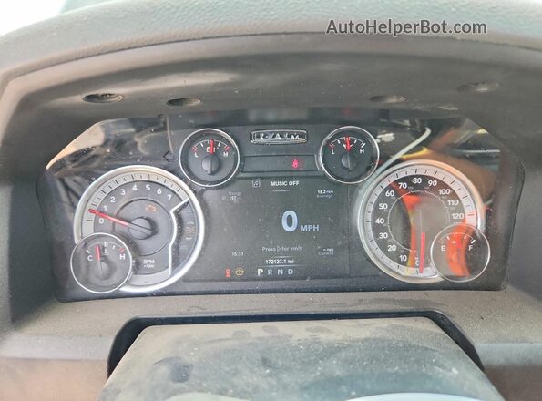 1C6RR7GG8JS218550 2018 RAM 1500 Black Вид щитка приладів