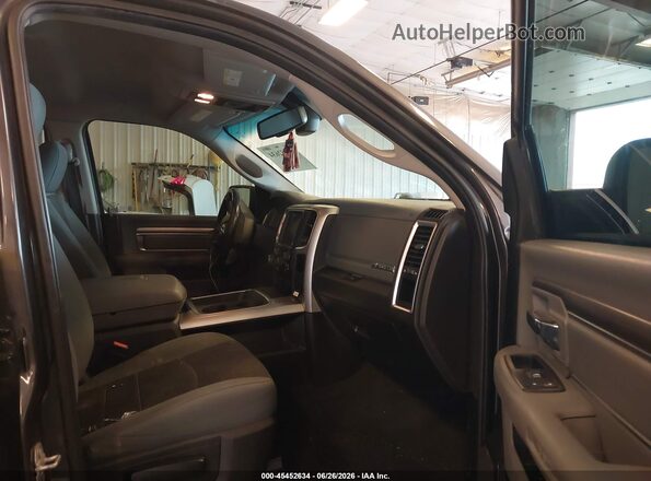 1C6RR7GG8JS231461 2018 RAM 1500 Gray Front interior view