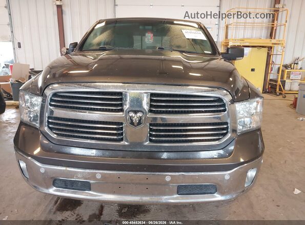 1C6RR7GG8JS231461 2018 RAM 1500 Gray Instrument cluster view
