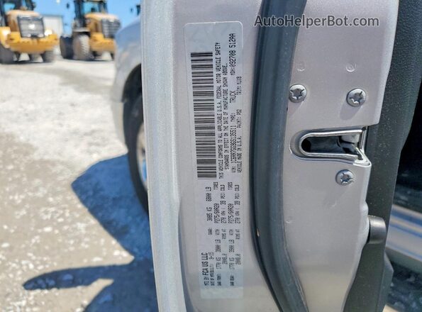 1C6RR7GG9GS135511 2016 RAM 1500 Silver Vista del compartimento del motor