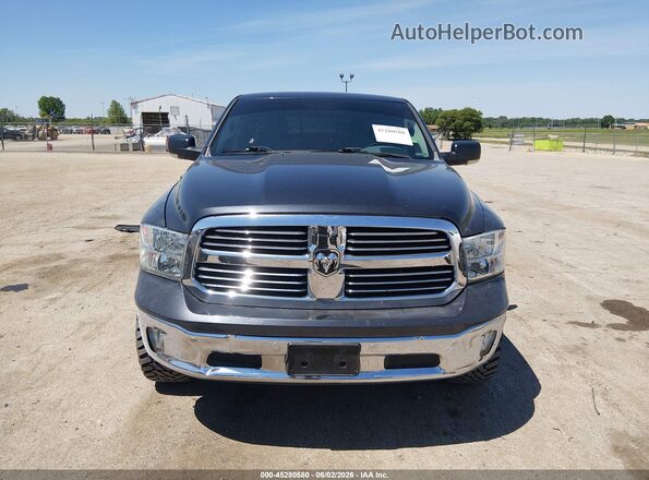 1C6RR7GT1HS674414 2017 RAM 1500 Black Vista del cuadro de instrumentos