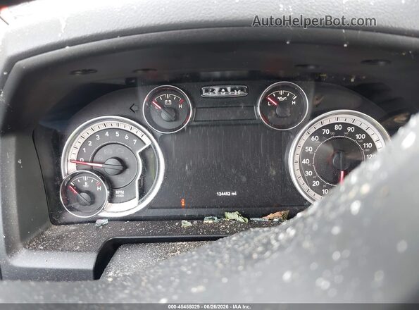 1C6RR7GT1JS312220 2018 RAM 1500 Gray Հետևի նստատեղերի տեսք