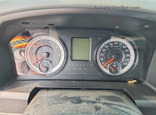 1C6RR7GT2JS150517 2018 RAM 1500 White Widok zestawu wskaźników