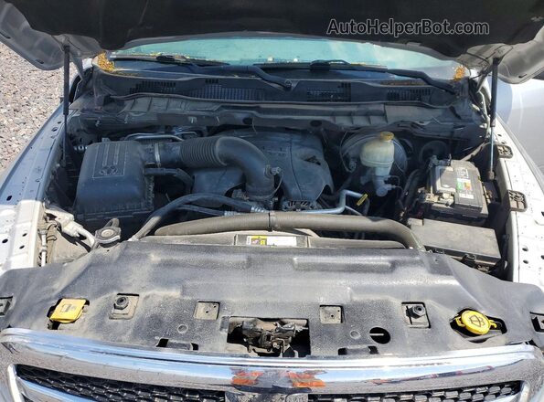 1C6RR7GT9GS165654 2016 RAM 1500 Серебряный Вид задней части салона