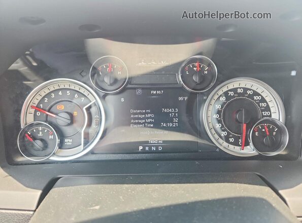 1C6RR7HT9JS125046 2018 RAM 1500 Black Սարքավորումների վահանակի տեսք