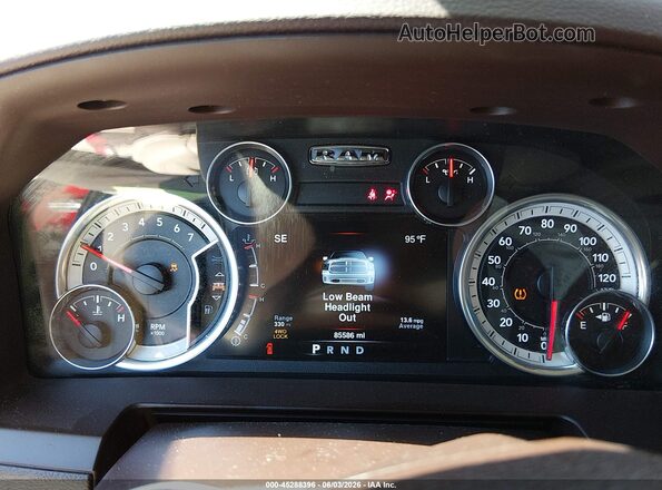 1C6RR7JT2GS123240 2016 RAM 1500 Red Հետևի նստատեղերի տեսք