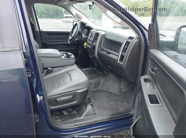 1C6RR7KG2JS277875 2018 RAM 1500 Dark Blue Widok wnętrza z przodu