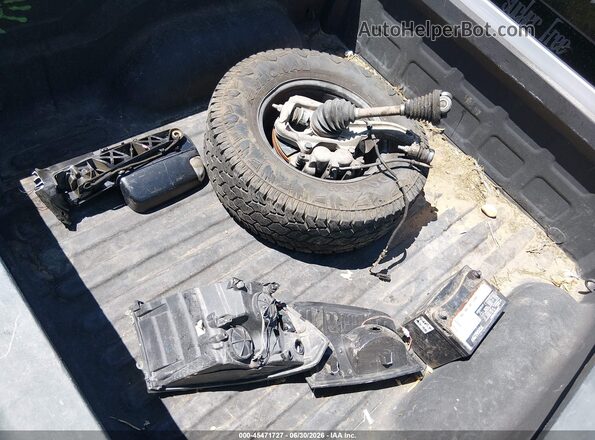 1C6RR7KG3HS570923 2017 RAM 1500 Silver Սարքավորումների վահանակի տեսք