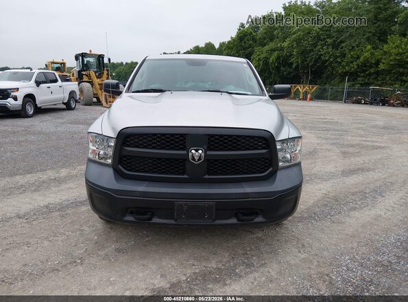 1C6RR7KG3JS306686 2018 RAM 1500 Silver Rear interior view