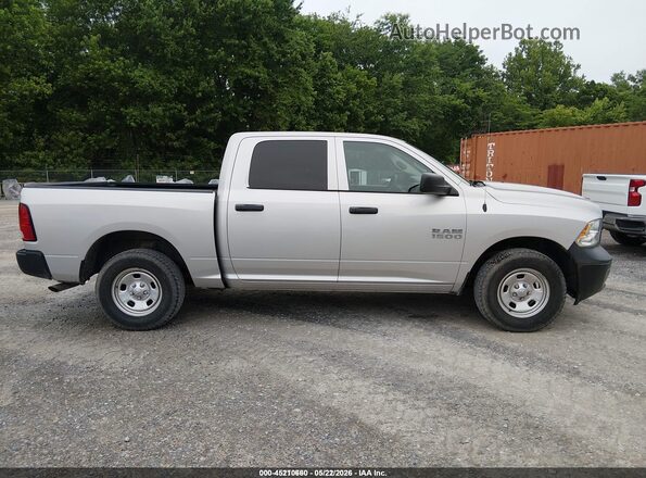 1C6RR7KG3JS306686 2018 RAM 1500 Silver 360 interior view