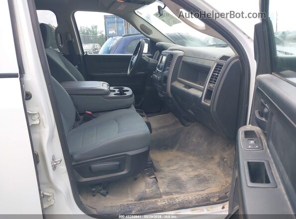 1C6RR7KG4HS610362 2017 RAM 1500 White Front interior view
