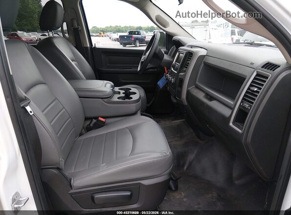 1C6RR7KG4JS306678 2018 RAM 1500 White Front interior view