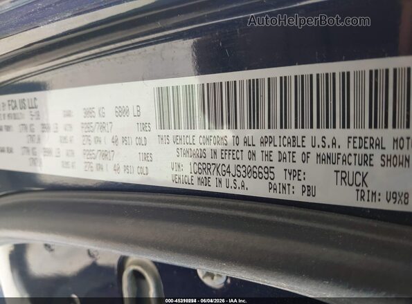 1C6RR7KG4JS306695 2018 RAM 1500 Dark Blue Շարժիչի բաժամունքի տեսք