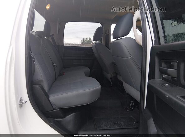 1C6RR7KG6JS306777 2018 RAM 1500 Белый 