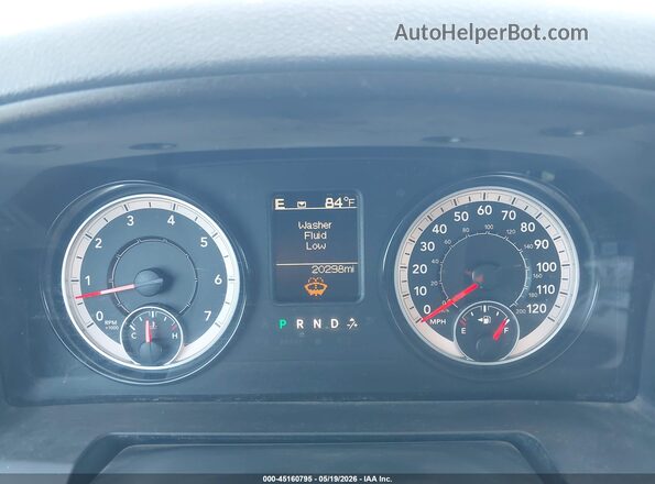 1C6RR7KG8JS144182 2018 RAM 1500 Белый 
