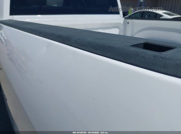 1C6RR7KG8JS144182 2018 RAM 1500 Белый 