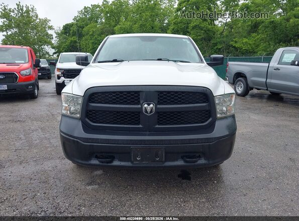 1C6RR7KG8JS293112 2018 RAM 1500 White Սարքավորումների վահանակի տեսք
