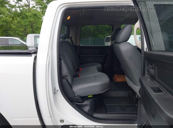 1C6RR7KG8JS293112 2018 RAM 1500 White VIN կոդի պիտակի տեսք