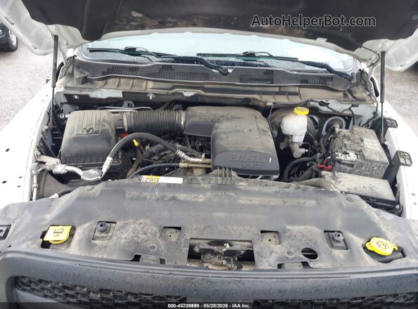 1C6RR7KG8JS293112 2018 RAM 1500 White Հետևի տեսք