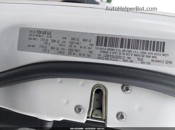 1C6RR7KG8JS293112 2018 RAM 1500 White Շարժիչի բաժամունքի տեսք
