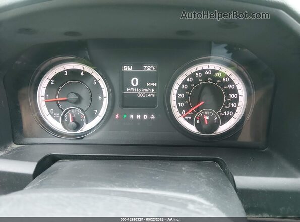 1C6RR7KG8JS306683 2018 RAM 1500 Blue Հետևի նստատեղերի տեսք
