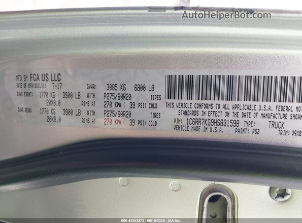 1C6RR7KG9HS831598 2017 RAM 1500 Silver Widok komory silnika
