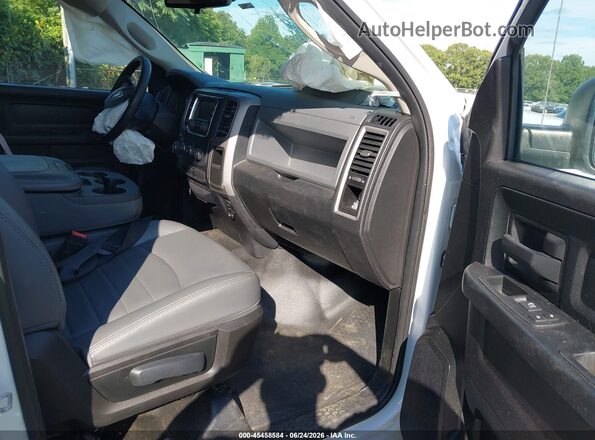 1C6RR7KGXGS362438 2016 RAM 1500 Белый Вид салона спереди