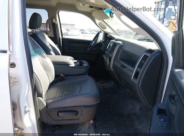 1C6RR7KGXJS300531 2018 RAM 1500 White 