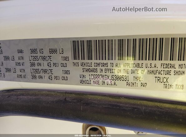 1C6RR7KGXJS300531 2018 RAM 1500 White 