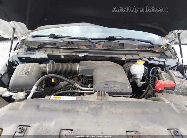 1C6RR7KGXJS315823 2018 RAM 1500 White 