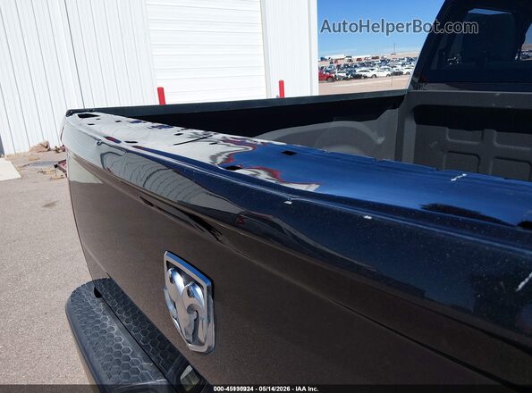 1C6RR7KGXJS318981 2018 RAM 1500 Blue 