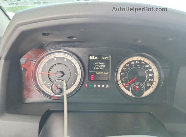 1C6RR7KT1GS281714 2016 RAM 1500 Silver Instrument cluster view