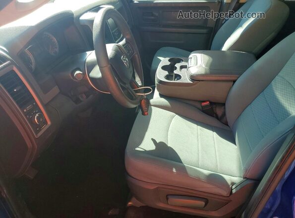 1C6RR7KT6JS295891 2018 RAM 1500 Blue Widok wnętrza z przodu