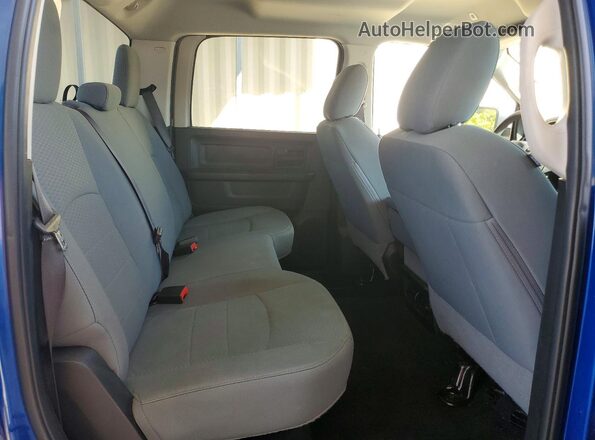 1C6RR7KT6JS295891 2018 RAM 1500 Blue Widok tylnych siedzeń