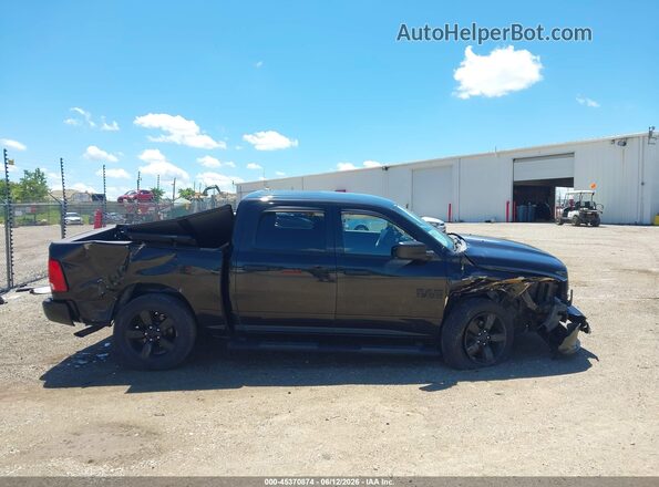 1C6RR7KT8JS335887 2018 RAM 1500 Black უკანა სალონის ხედი