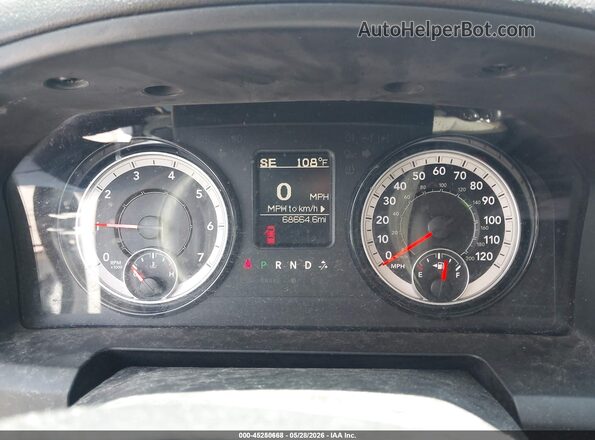 1C6RR7KT8MS569242 2021 RAM 1500 CLASSIC White Widok tylnych siedzeń