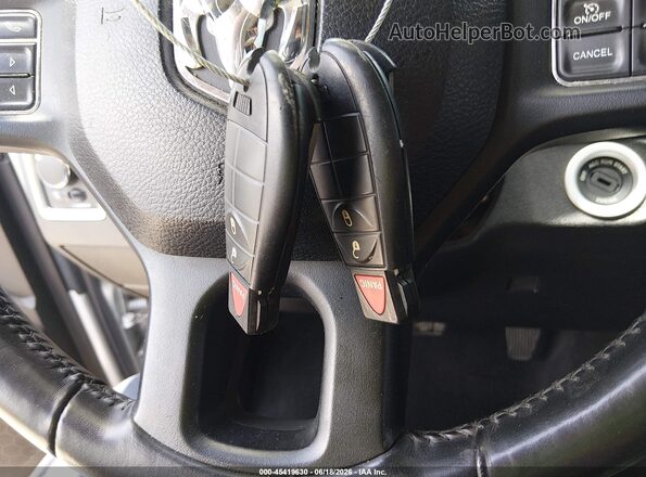 1C6RR7LG2KS595897 2019 RAM 1500 CLASSIC Silver Dashboard view