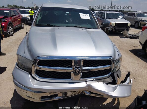 1C6RR7LG2KS595897 2019 RAM 1500 CLASSIC Silver Instrument cluster view