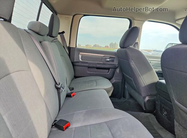1C6RR7LG3PS580719 2023 RAM 1500 Gray Widok tylnych siedzeń