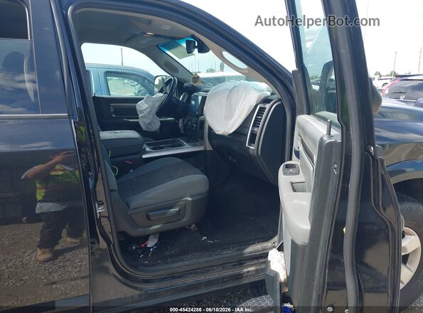 1C6RR7LG4JS141052 2018 RAM 1500 Black Widok wnętrza z przodu
