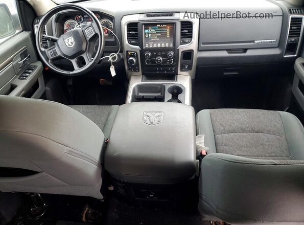 1C6RR7LM9GS123256 2016 RAM 1500 Black Widok deski rozdzielczej