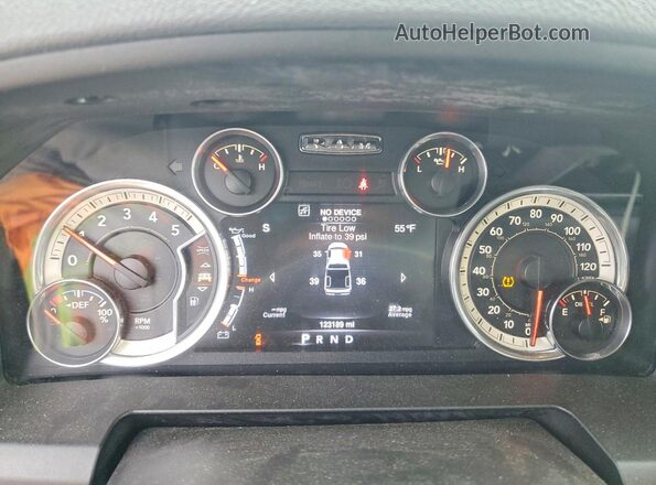 1C6RR7LM9GS123256 2016 RAM 1500 Black Widok zestawu wskaźników