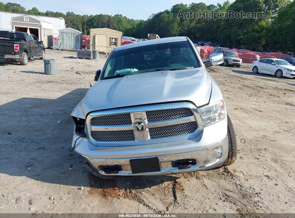 1C6RR7LT0JS217587 2018 RAM 1500 Серебряный Вид щитка приборов