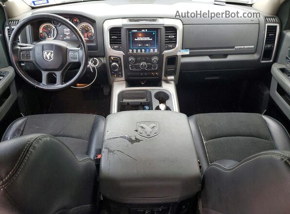 1C6RR7LT1JS241512 2018 RAM 1500 Серый Вид панели приборов