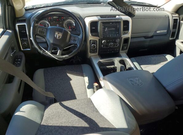 1C6RR7LT1JS251473 2018 RAM 1500 White Vista del salpicadero
