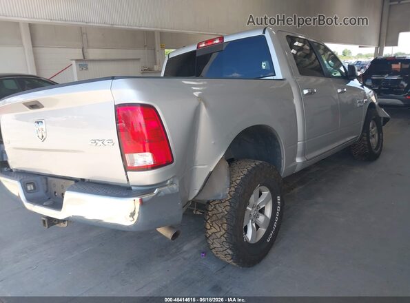 1C6RR7LT2JS202640 2018 RAM 1500 Silver Trasero derecho