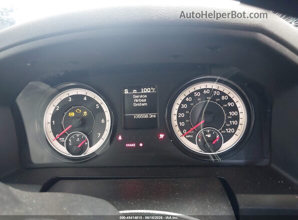 1C6RR7LT2JS202640 2018 RAM 1500 Silver Vista de los asientos traseros