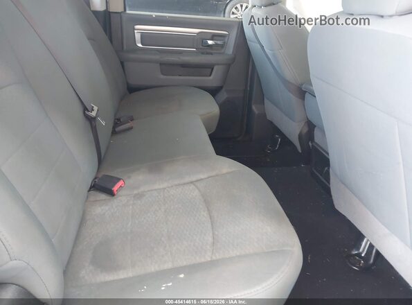 1C6RR7LT2JS202640 2018 RAM 1500 Silver Vista de la etiqueta del VIN